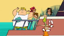 Owen , Sierra , Cody , Izzy , Noah podczas Większe! Gorsze! Brutalniejsze!.png