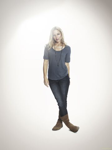 File:Lucy Robbins - Touch-S2-cast-003.jpg