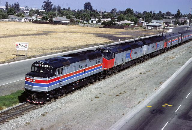 File:F40PH with predecessors.jpg