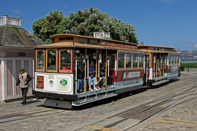 File:060522 SF Powell and Market 21and 18.jpg