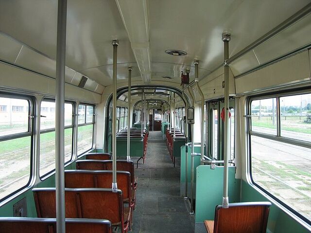 Plik:GT8D salon.jpg