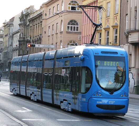 Plik:Zagrzeb tram.jpg