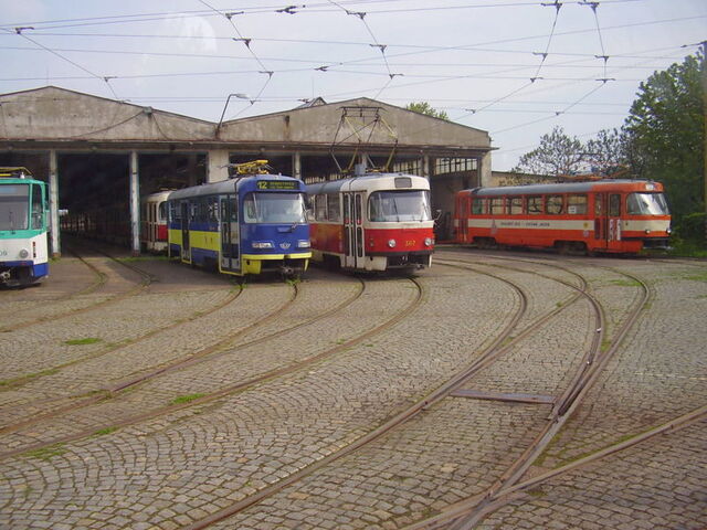 File:Trams Tatra T3 Košice.jpg