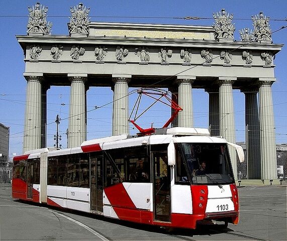Plik:Sankt Petersburg Tramwaj.jpg