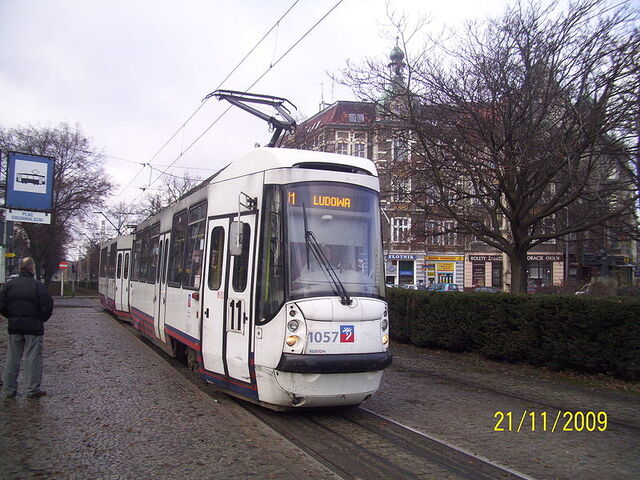 Plik:Konstal 105N2k2000.jpg