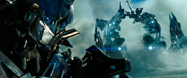 File:Dotm-optimusprime-film-weaponrack.jpg