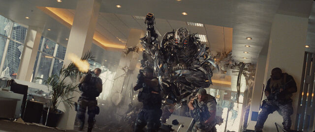 File:Dotm-decepticonprotoform-film-chicago-building.jpg