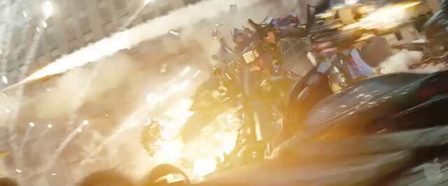 File:Dotm-optimusprime-film-streetbattle-15.jpg