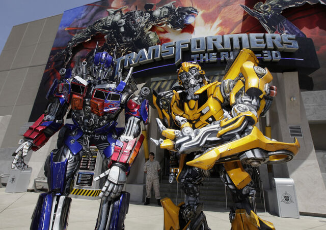 File:Optimus-Bumblebee-Universal.jpg