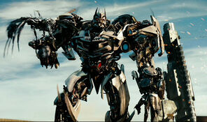 DOTM-LaserbeakSoundwave.jpg