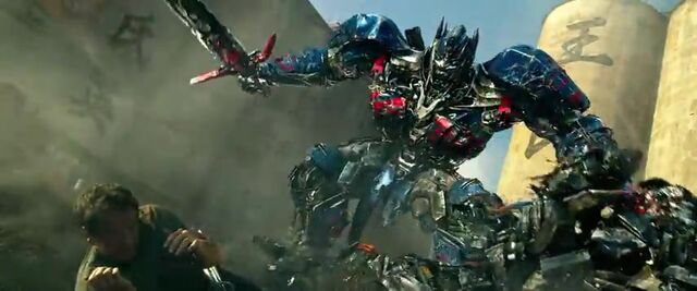 File:Transformers AOE 9205.jpg