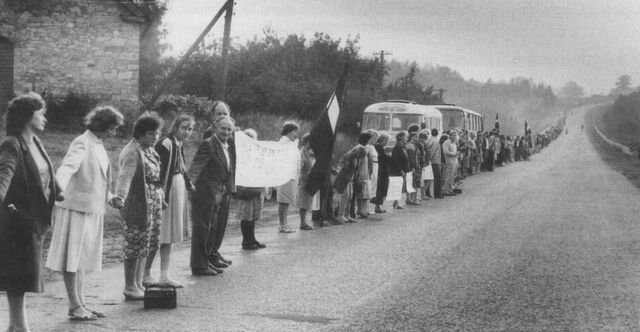 File:Baltic Way.jpg