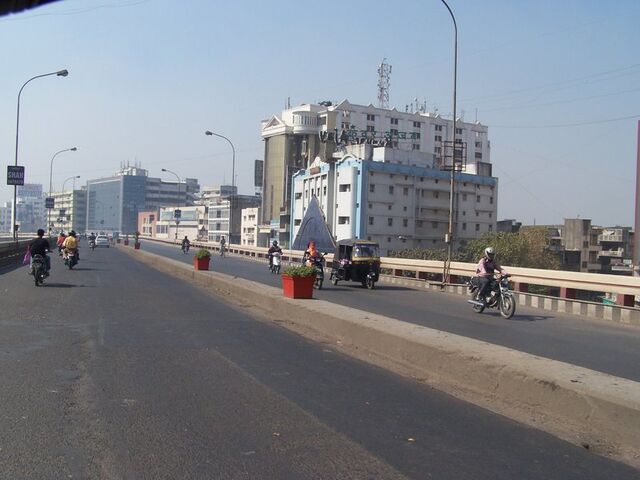 File:800px-SuratAhmedabadMumbai 020.jpg