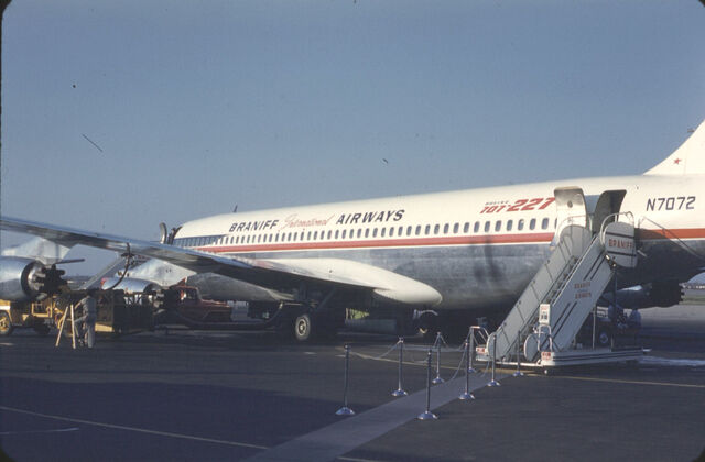 File:Braniff 707-227.jpg