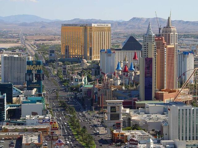 File:Las Vegas strip.jpg