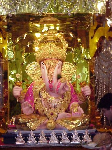 File:Pune City God Shree Dagdusheth Halwai Ganpati..jpg