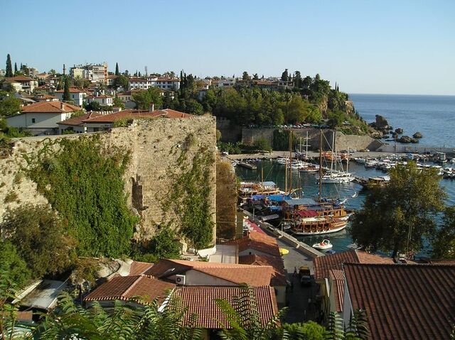 File:Antalya Hafen.jpg