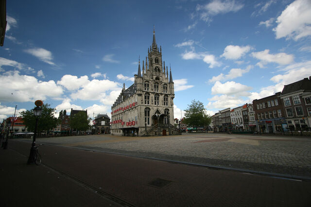 File:Gouda 2.jpg