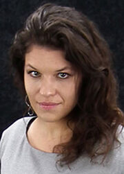 Adriana001-portrait.jpg