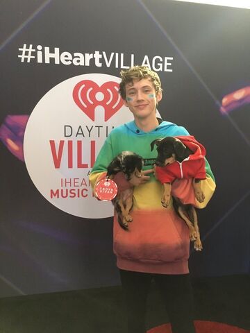 File:TROYEPUPPIES.jpg