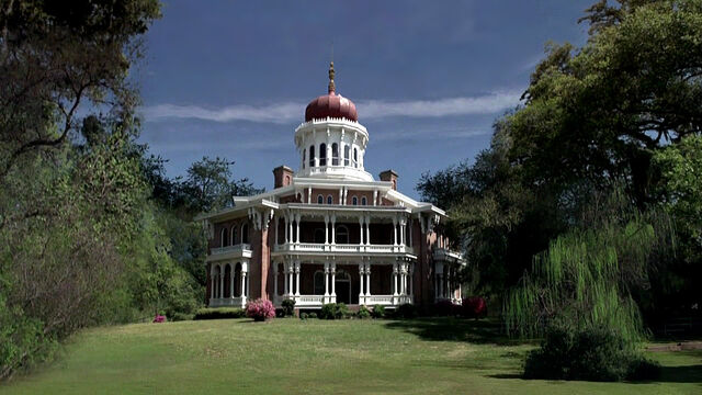 File:Russell-edgington-mansion-outside.jpg