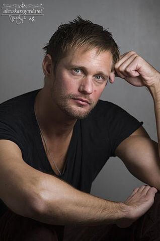 File:Henrik-Montgomery-Photoshoot-09-alexander-skarsgard-18212536-375-565.jpg