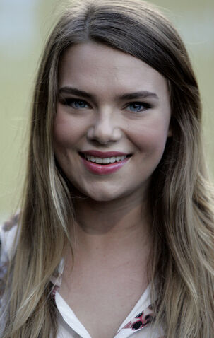 Plik:Indiana Evans (8481008297).jpg