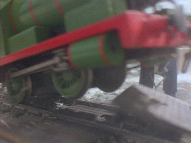 File:AScarfforPercy40.png