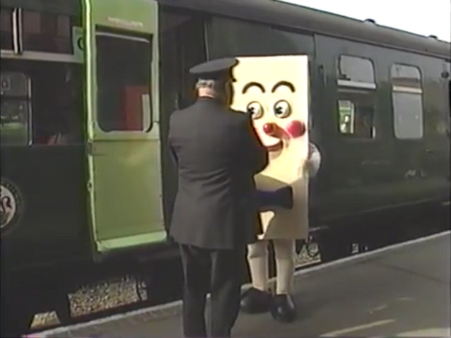 File:HelloThomasandJames102.png