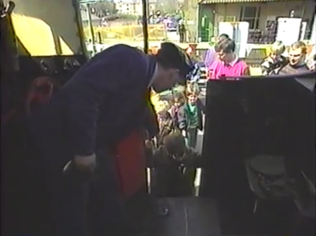File:HelloThomasandJames75.png