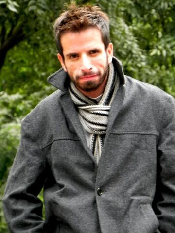 File:JorgeMaddox.jpg