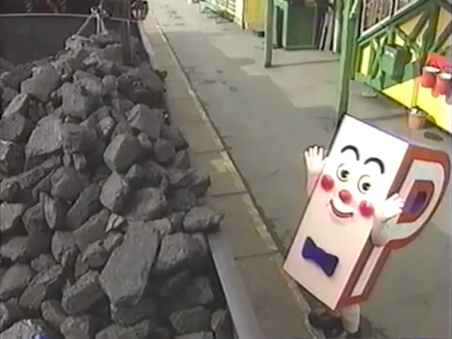 File:HelloThomasandJames83.png