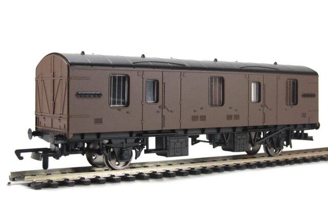 File:HornbyThomasWorksUnitCoach.jpg