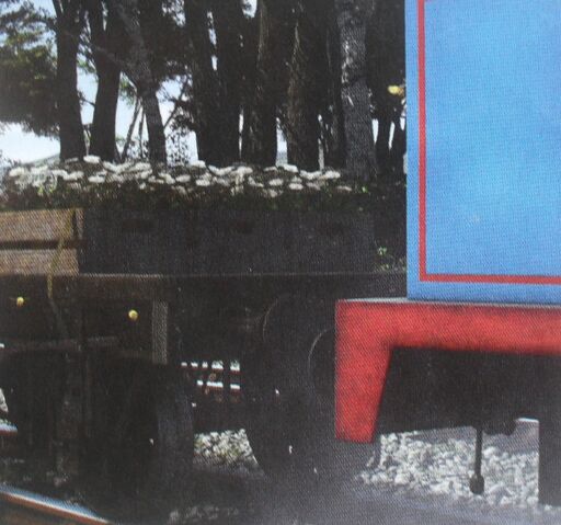 File:BuzzyBees(magazinestory)5.jpg
