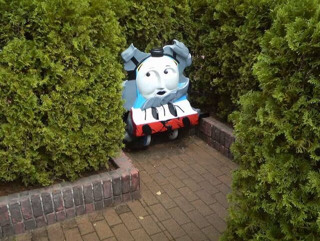 File:ThomasLandJapanMazeABetterViewForGordon.jpg
