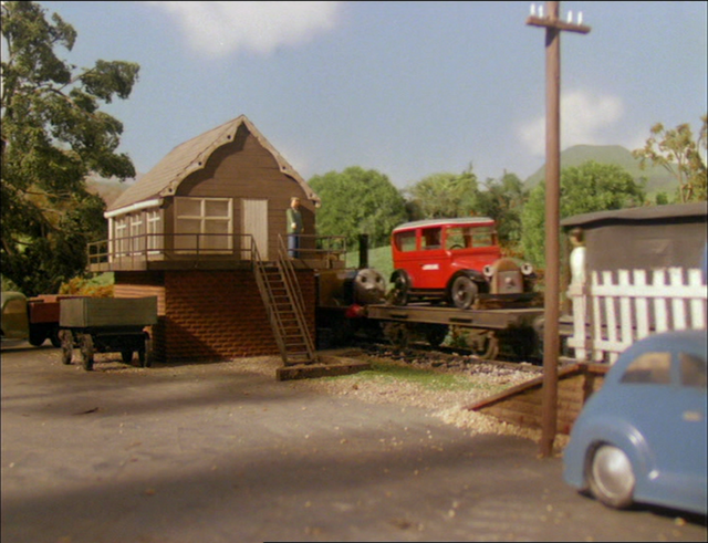 File:TrainStopsPlay71.png