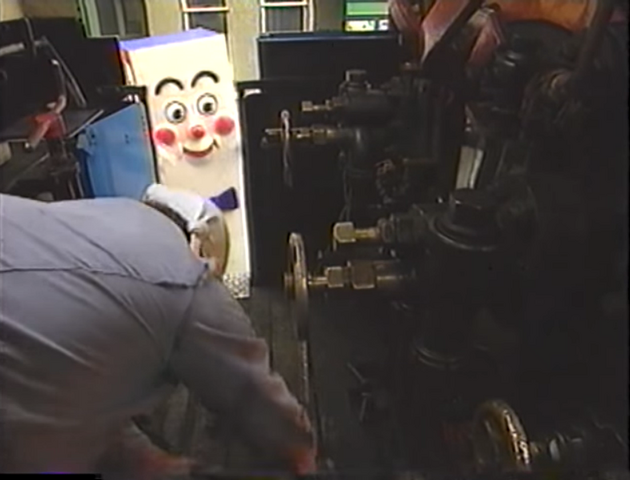 File:HelloThomasandJames38.png
