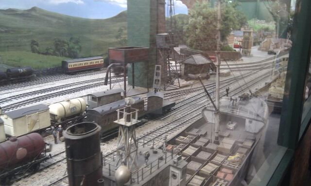 File:DraytonManorYard2.jpeg