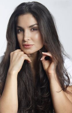 Danielle Vasinova 5