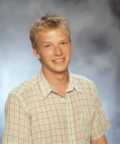 File:Bodhi S7 Contestant.jpg