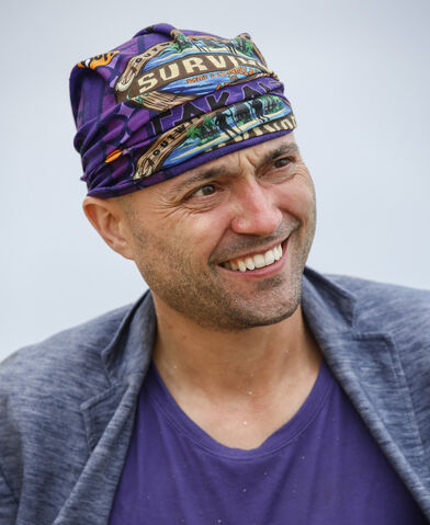 File:Zoe S9 Contestant.jpg