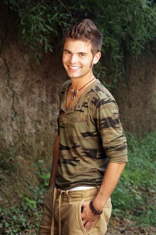 File:Tyler S6 Contestant.jpg