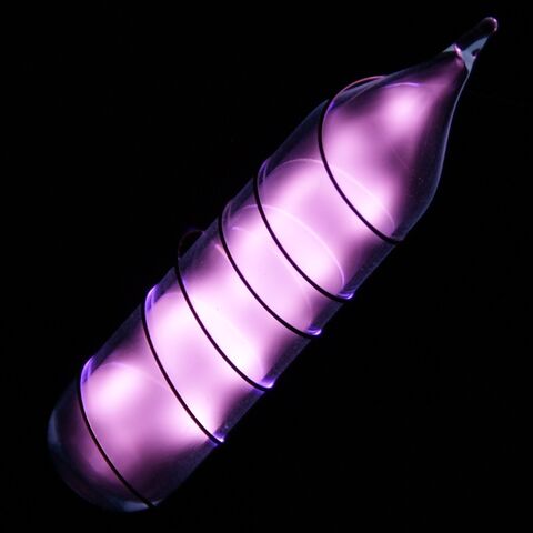 File:Helium-glow.jpg