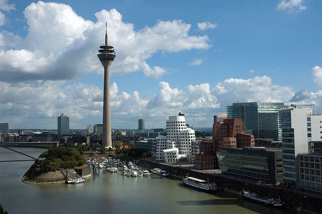 File:Dusseldorf.jpg