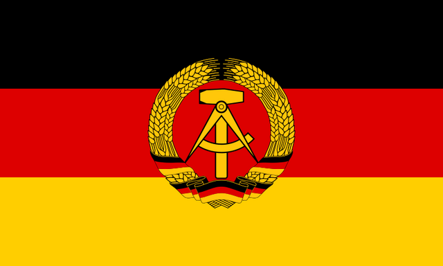 File:EastGermanyFlag.png