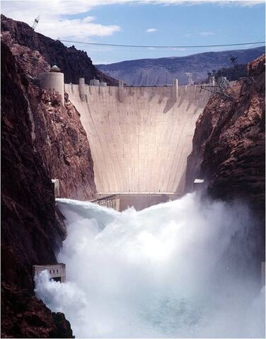 File:HooverDamFrontWater-1-.jpg
