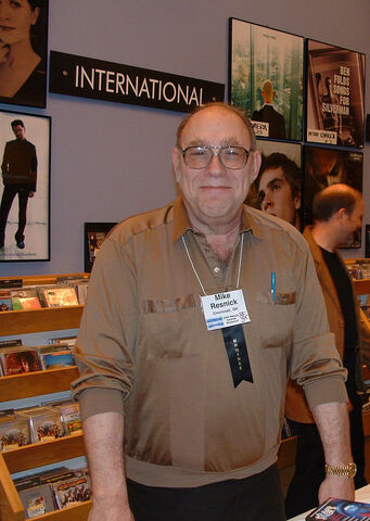 File:Mike Resnick.jpg
