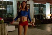 Supergirl 1x01 003