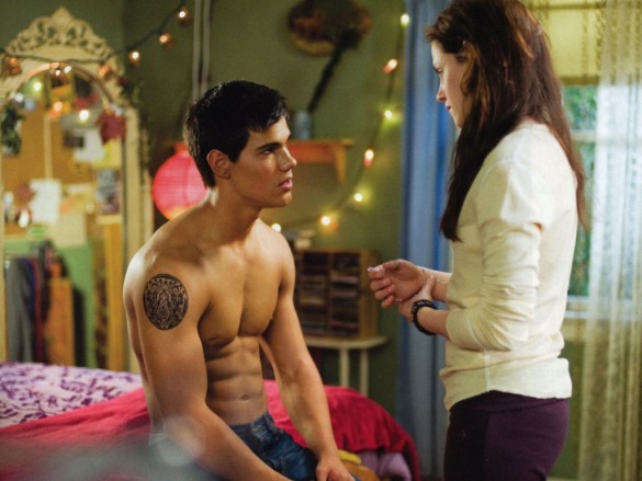 File:585px-Bella's room.jpg