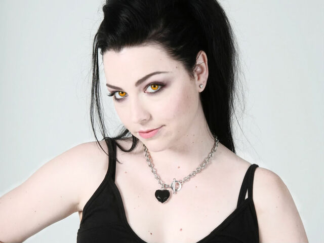 File:Amy-Lee-evanescence-2392777-1600-1.jpg